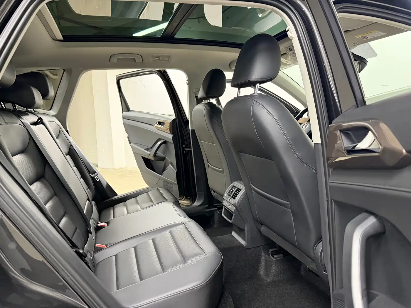 Volkswagen Tharu 2021 Model 280TSI 2WD Luxury Edition фото 10