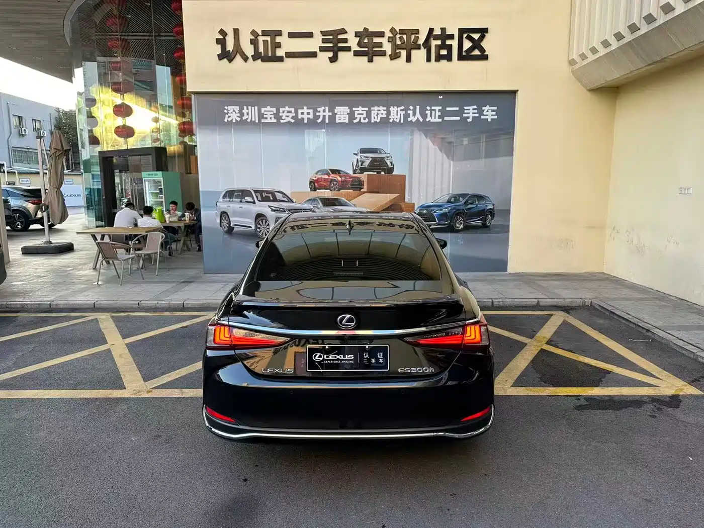 Lexus ES 2021 300h Excellence Edition фото 20