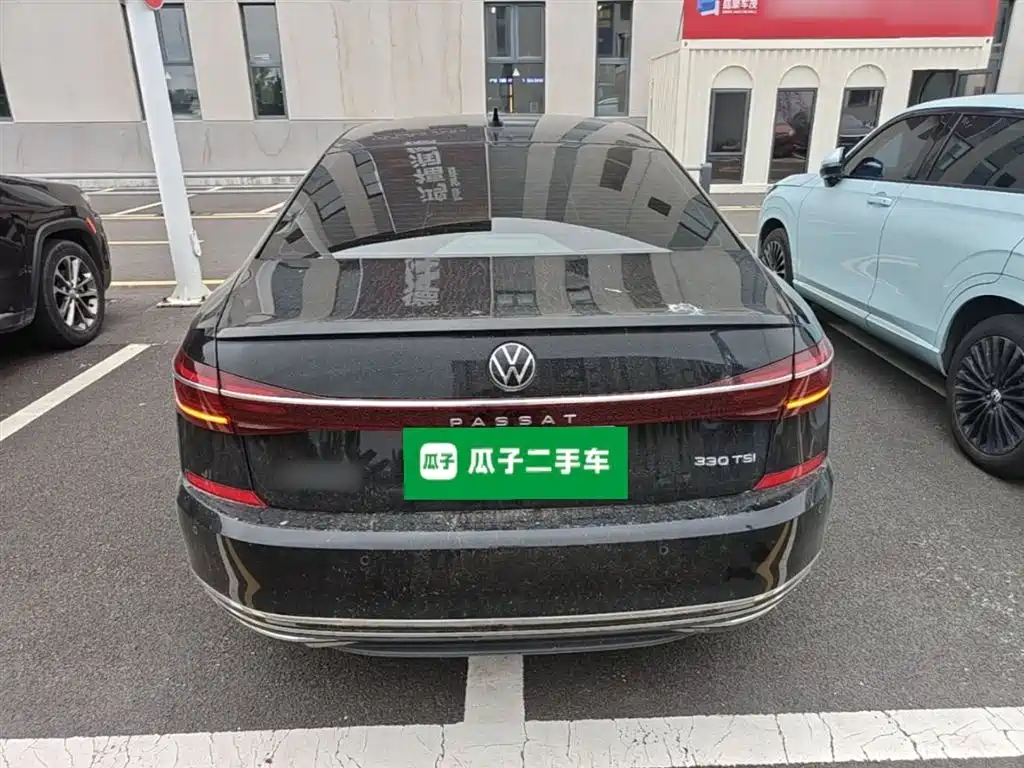 Volkswagen Passat 2023 330TSI Luxury Edition фото 6