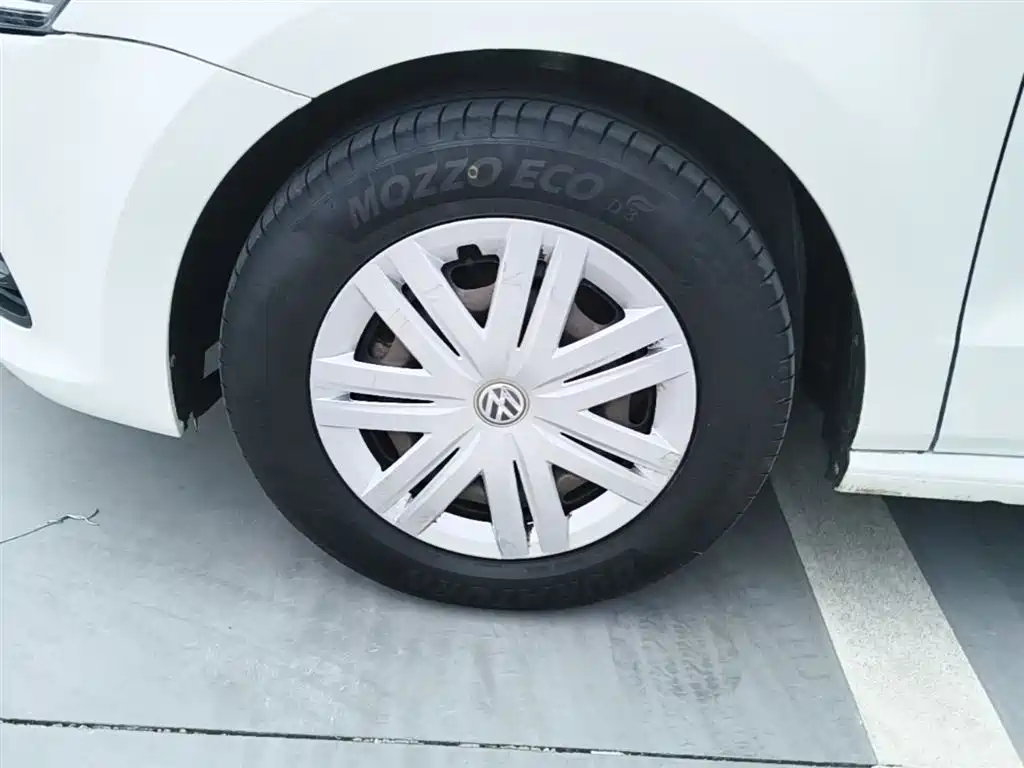 Volkswagen Polo 2016 1.4L Automatic Trend фото 23