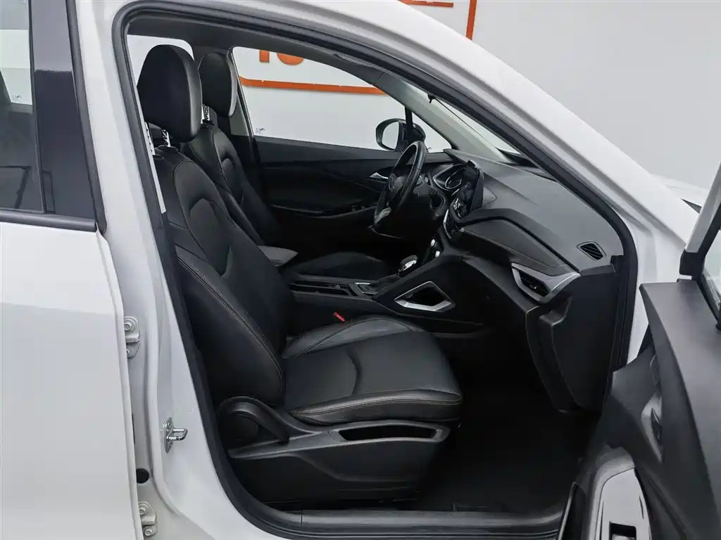 Chevrolet Volando 2018 Redline 530T Auto Premium Edition (5+2 seater) China V фото 23
