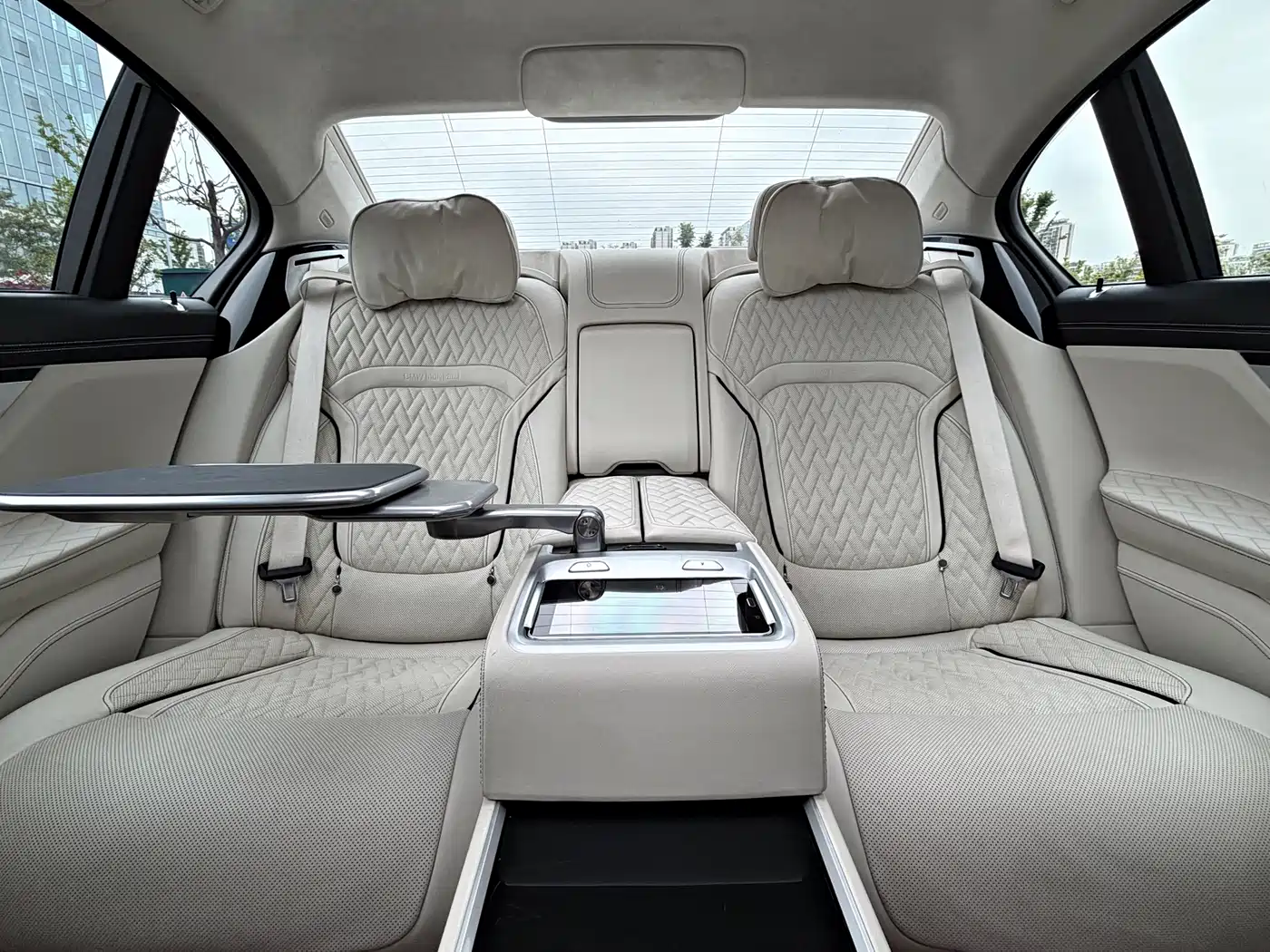 BMW 7 Series 2019 740Li xDrive Executive M Sport Package фото 11