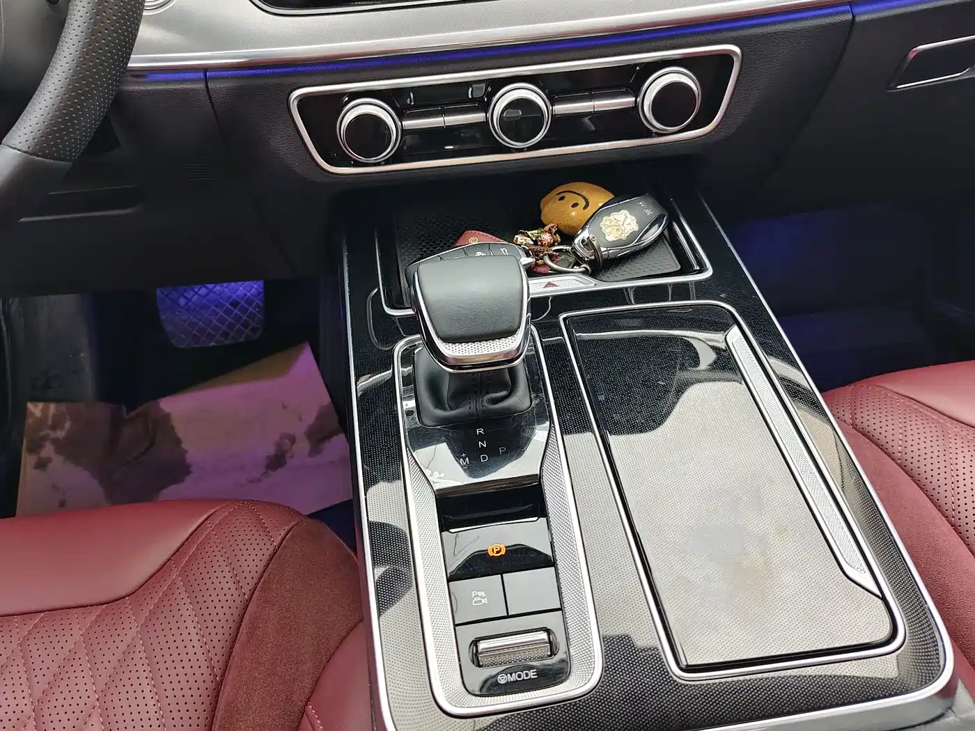 Фото 8 - Hongqi HS5