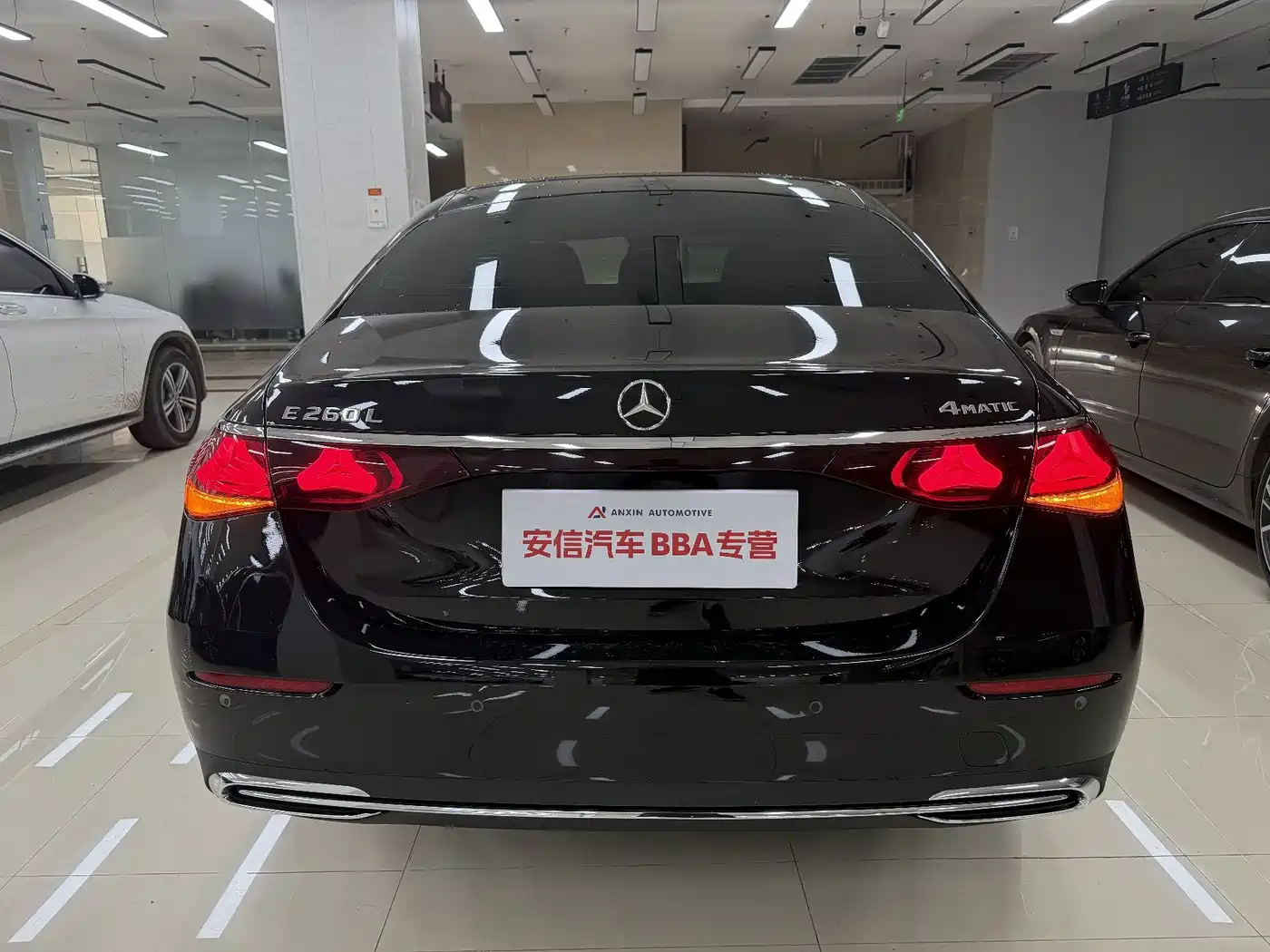 Фото 5 - Mercedes-Benz E-Class