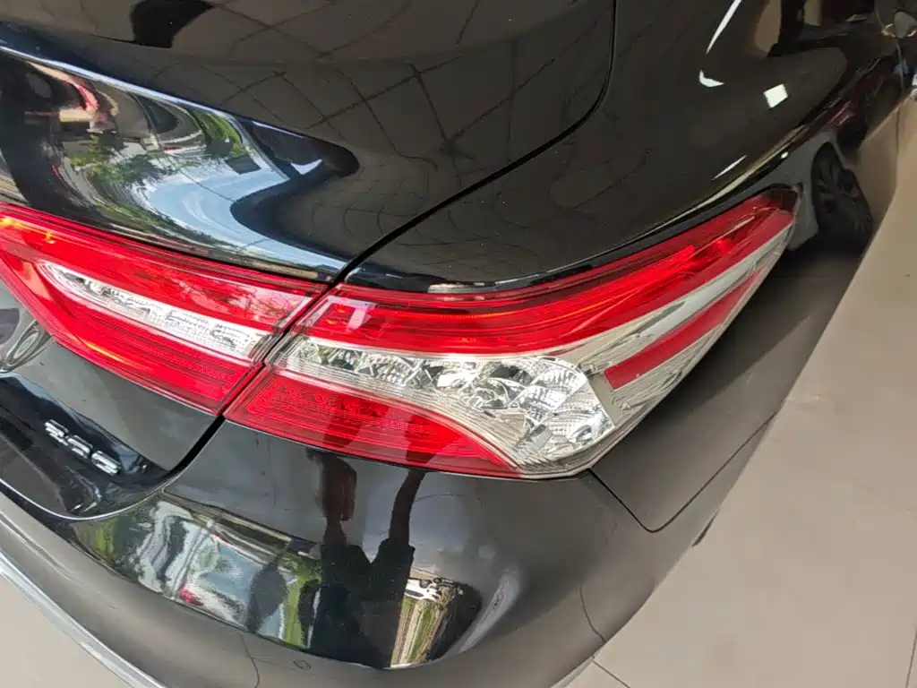 Photo 8 - Toyota Camry