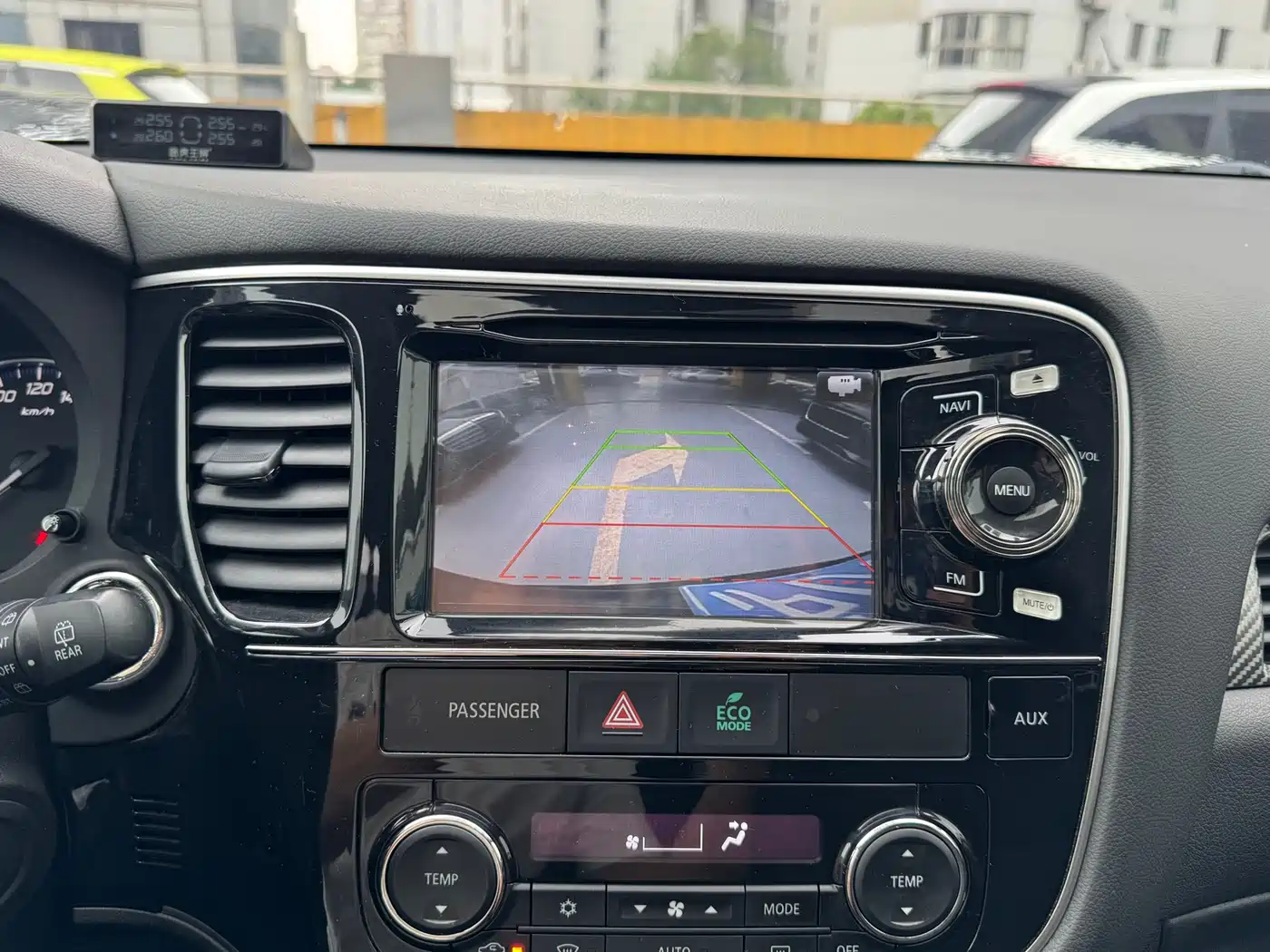 Mitsubishi Outlander (Import) 2014 2.4L 4WD Luxury Value Edition 7-seater фото 14
