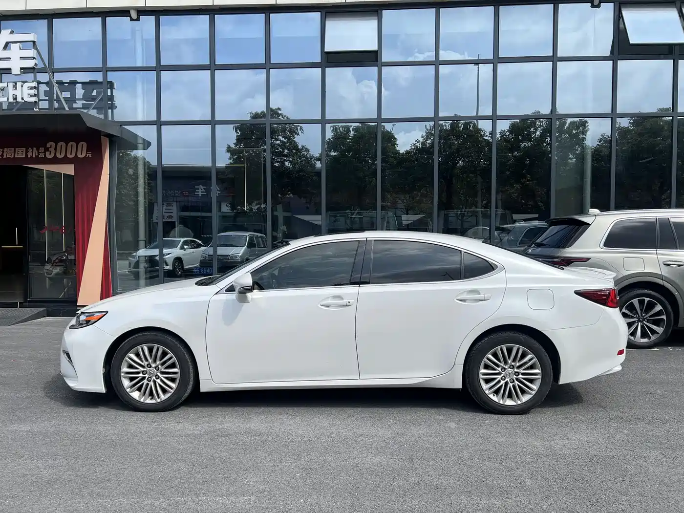 Lexus ES 2015 200 Elite Edition фото 3
