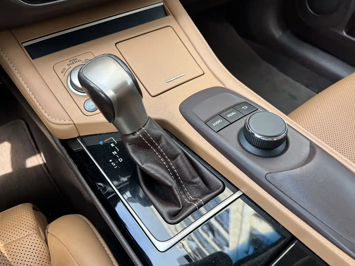 Lexus ES 2015 200 Elite Edition фото 14