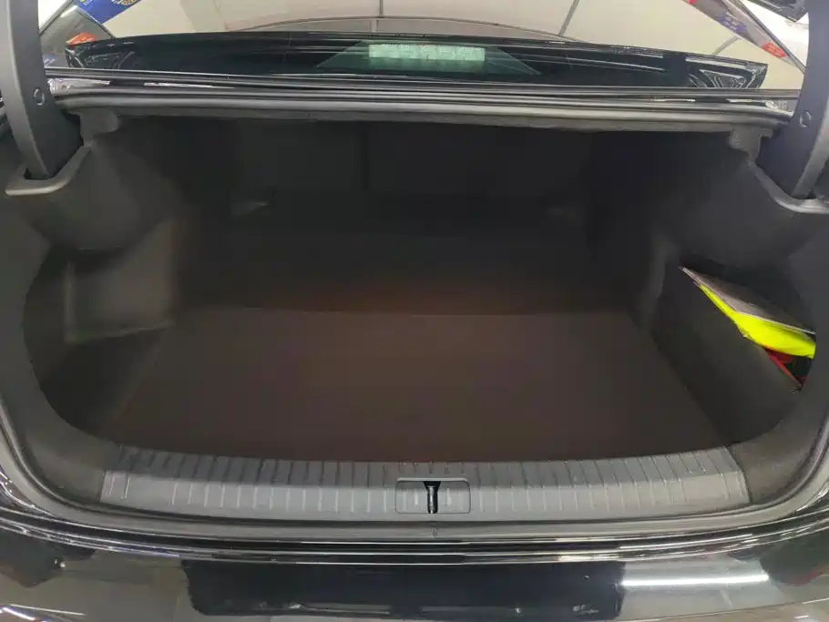 Volkswagen Passat 2025 2025 Outstanding 380TSI Starlight Dragon Soaring Edition