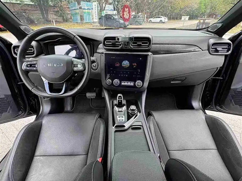 Lynk & Co 03 2021 2.0TD Auto Jin Champion Edition фото 9