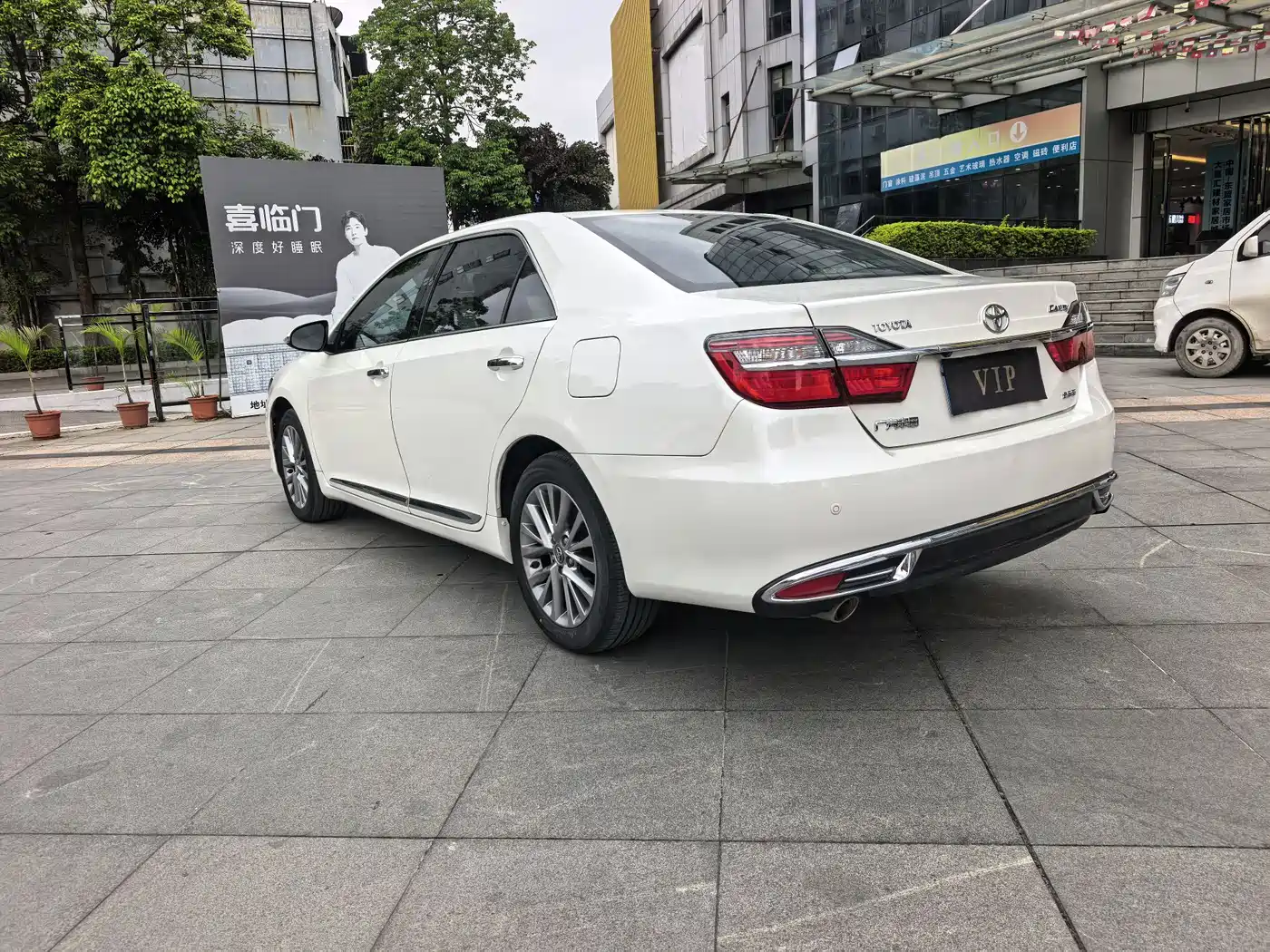 Toyota Camry 2016 2.5G 10th Anniversary Luxury Navigation Edition фото 5