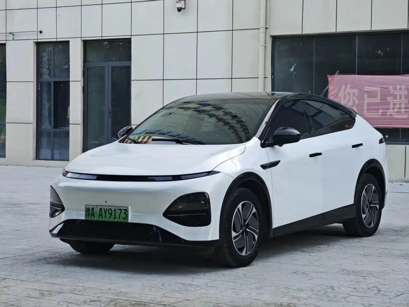 Фото 3 - XPeng G6