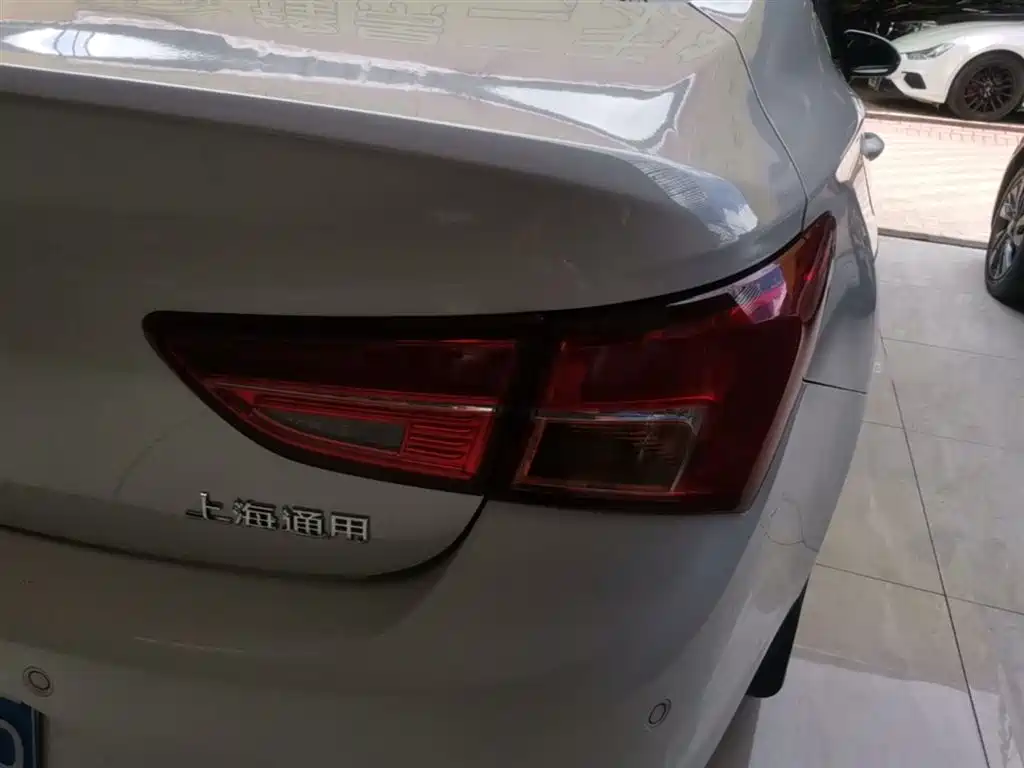 Buick Verano 2015 Sedan 20T Dual-clutch Leading фото 8