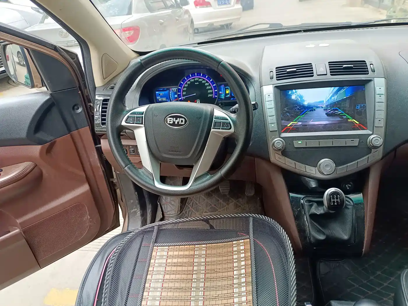 BYD S6 2016 2014 Model 2.0L Manual Luxury 7-Seater