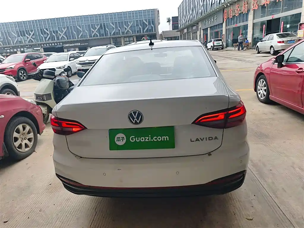 Volkswagen Lavida 2023 1.5L Auto Delight Edition фото 6
