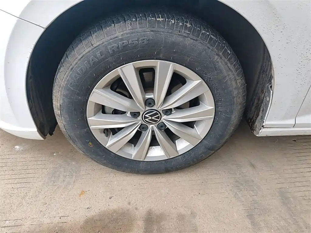 Volkswagen Lavida 2023 1.5L Auto Delight Edition фото 23