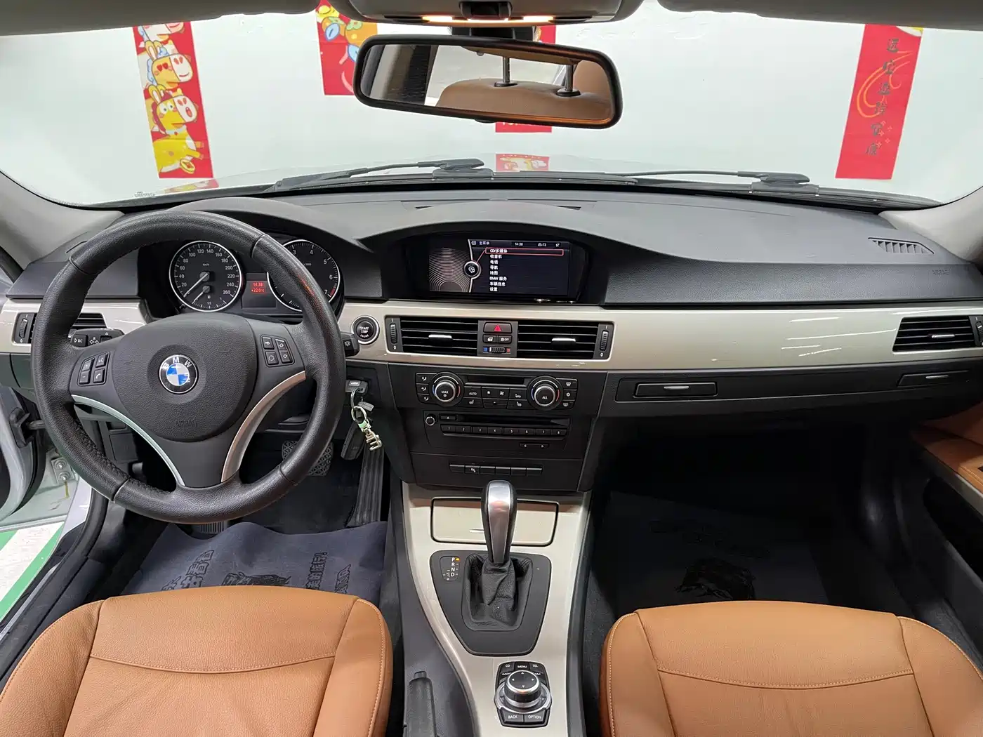 BMW 3 Series 2011 320i Luxury фото 10