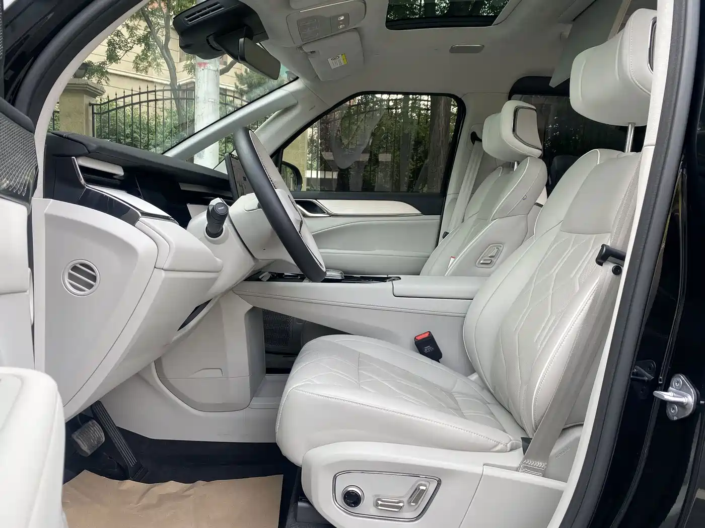 Volvo EM90 2025 2025 Ultra Six-Seater