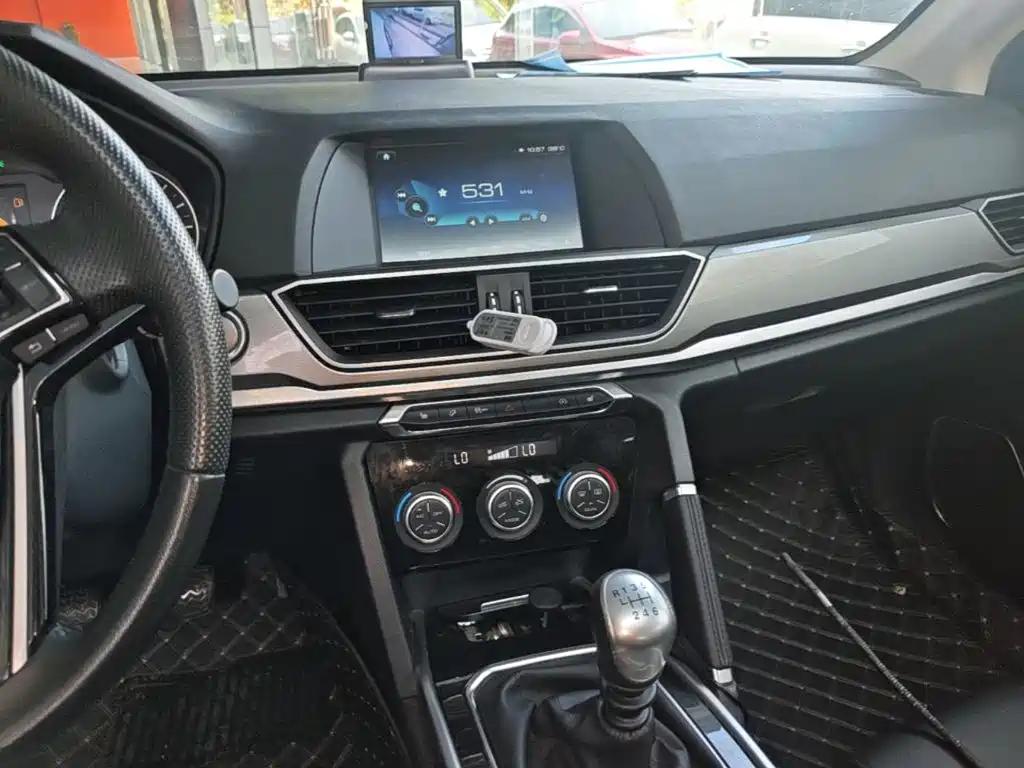 Photo 13 - Haval H6