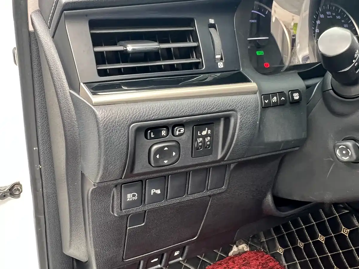 Lexus ES 2015 300h Comfort Edition фото 22