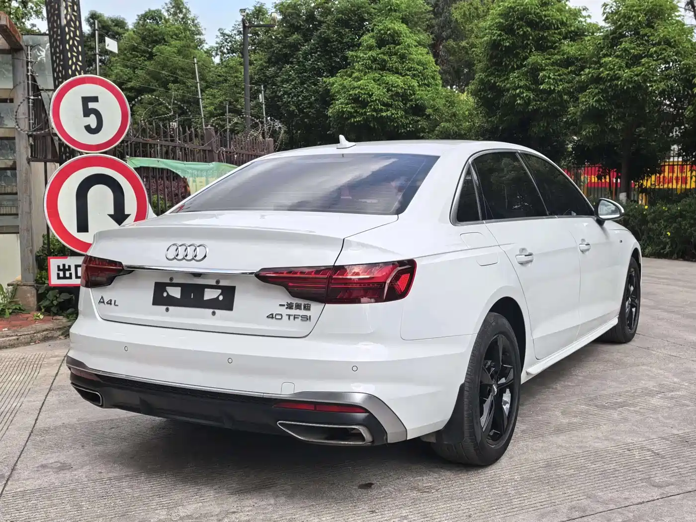 Audi A4L 2020 35 TFSI Fashion Dynamic Edition фото 6