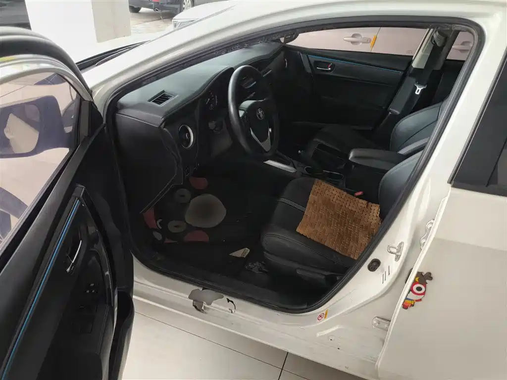 Toyota Levin 2018 185T CVT Premium Edition China V фото 16