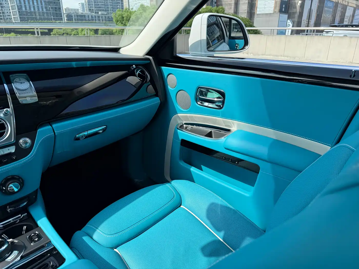 Rolls-Royce Ghost 2018 6.6T Standard Wheelbase фото 16