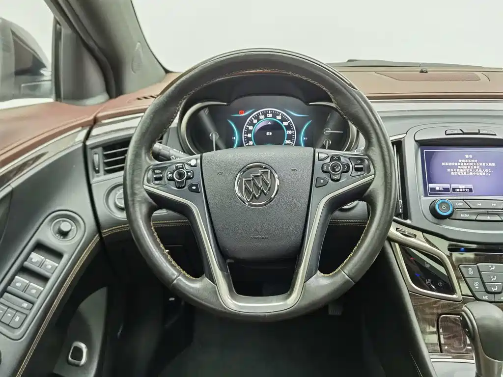 Фото 11 - Buick LaCrosse
