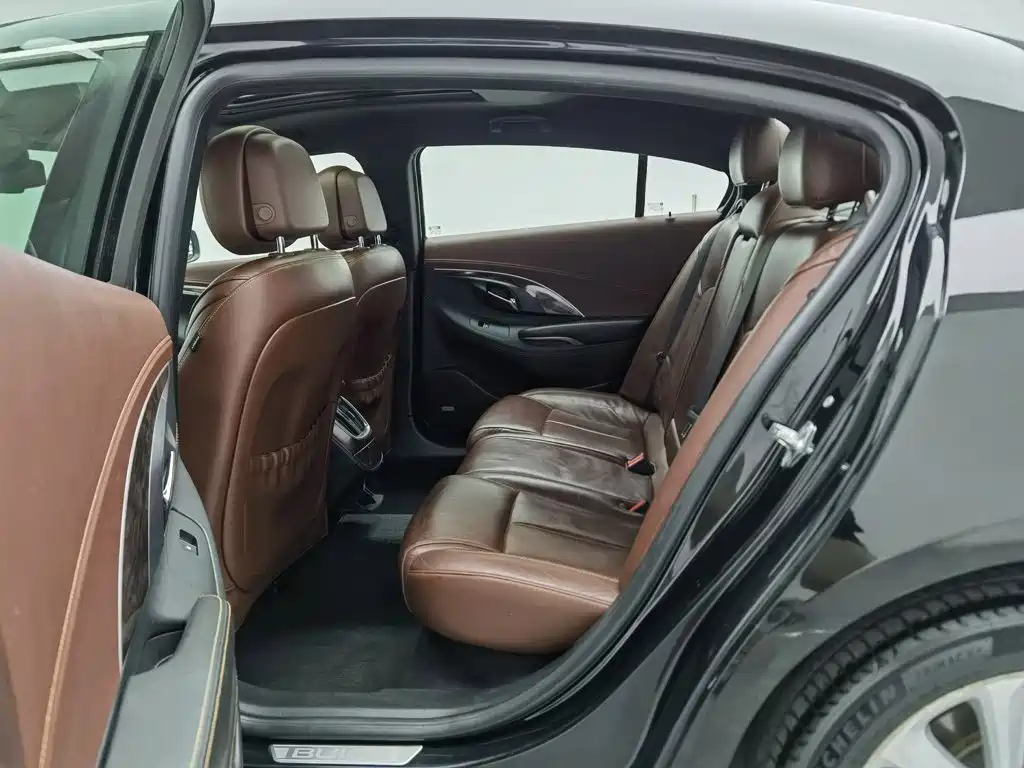 Фото 15 - Buick LaCrosse