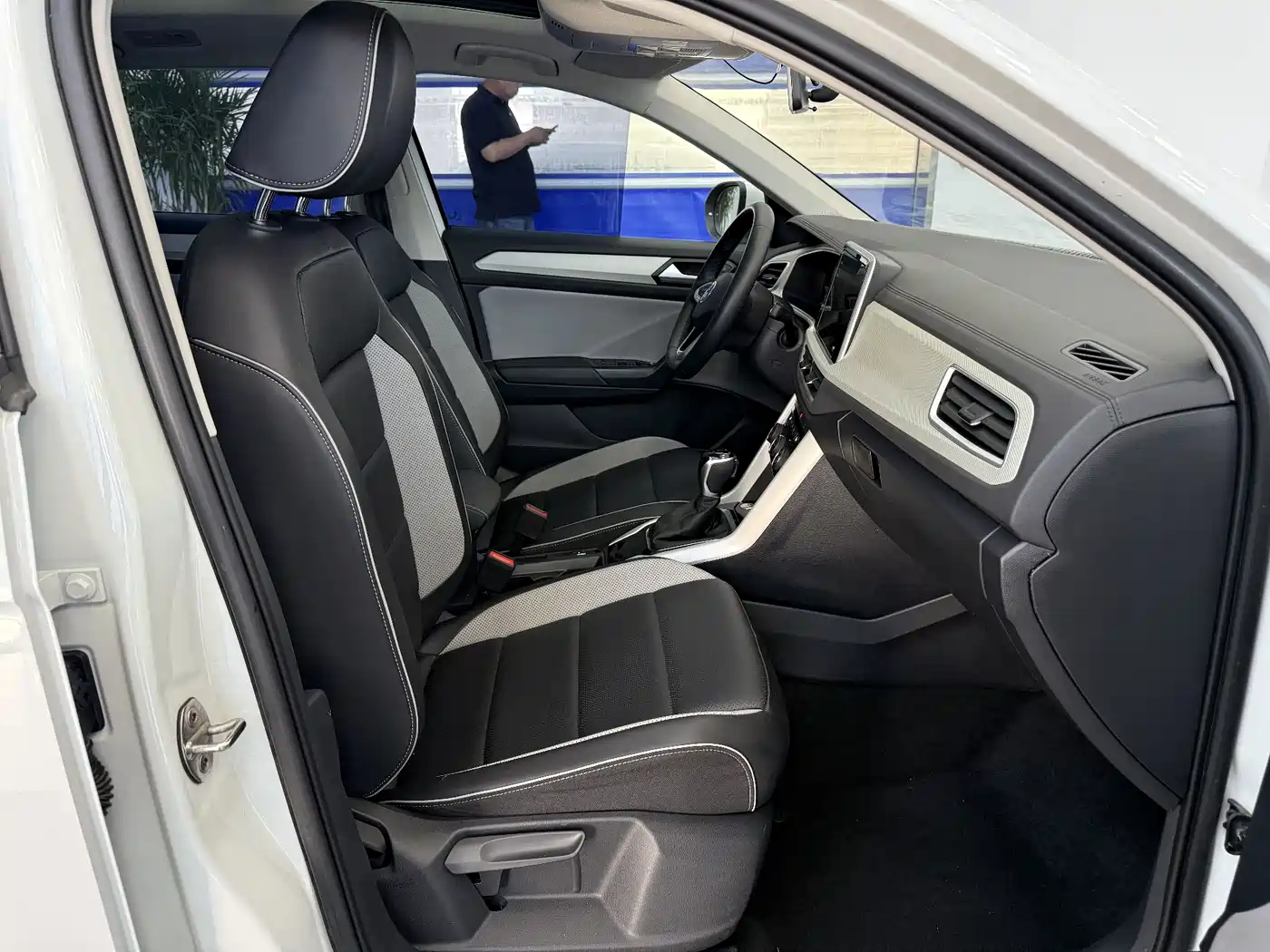 Volkswagen T-ROC 2023 280TSI DSG 2WD Time Edition фото 17