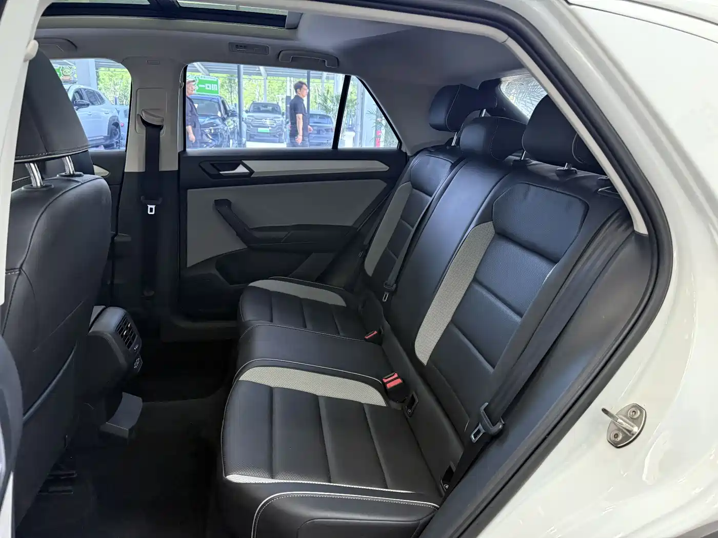 Volkswagen T-ROC 2023 280TSI DSG 2WD Time Edition фото 10