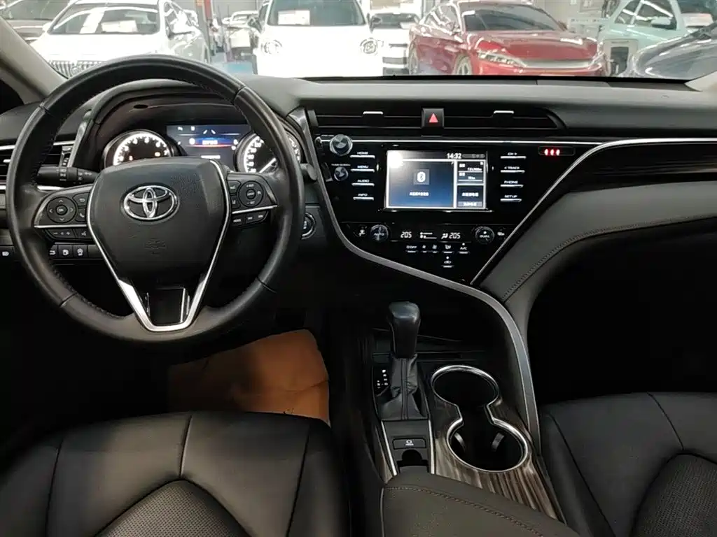 Toyota Camry 2018 2.0G Luxury Edition фото 13