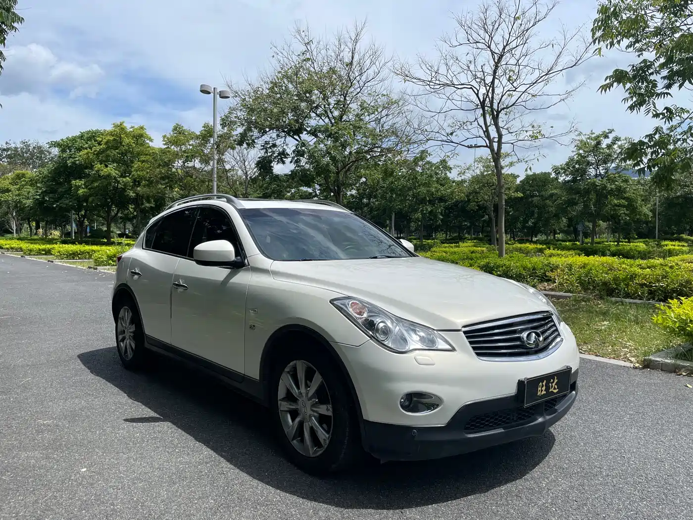 Infiniti QX50 (Import) 2014 2013 2.5L 2WD Elegance