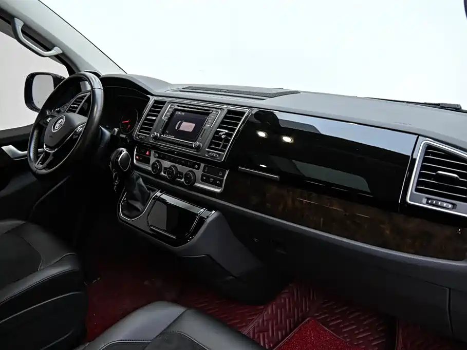 Volkswagen Multivan 2019 2.0TSI 4WD Premium 7-seater фото 12