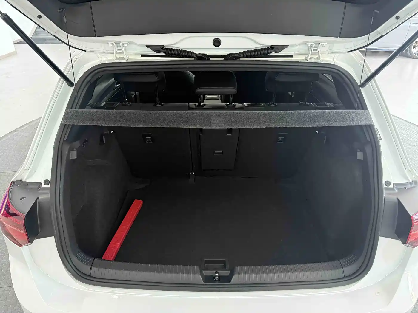 Volkswagen Golf 2023 280TSI DSG R-Line Lite фото 11
