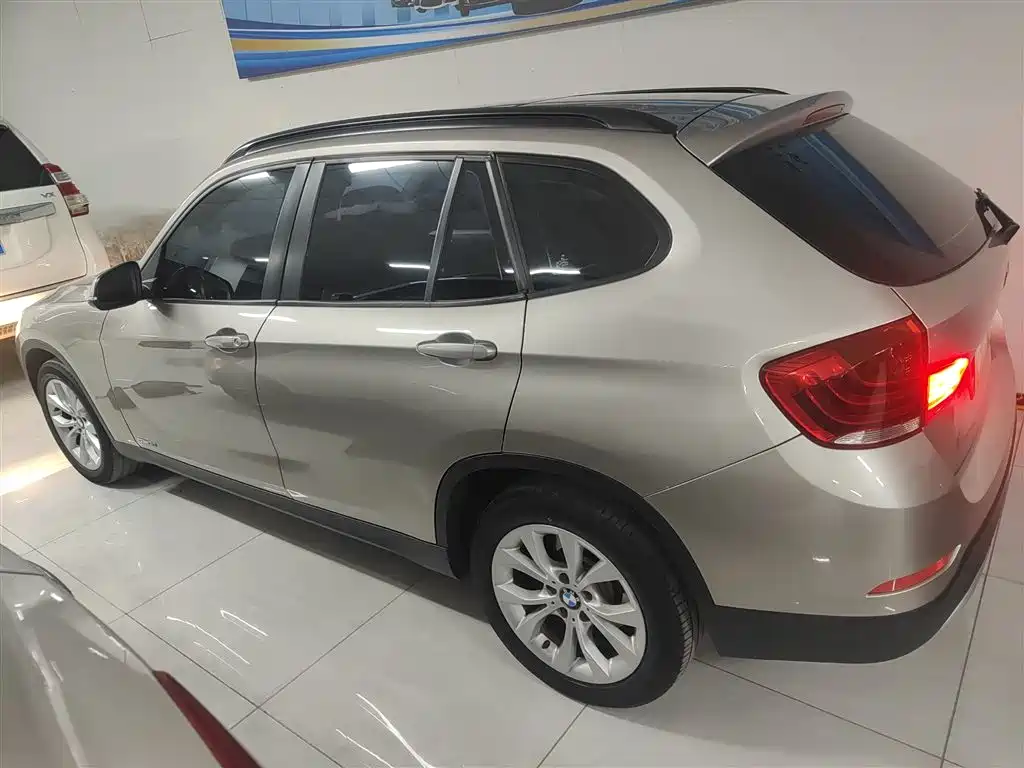 BMW X1 2014 sDrive18i Fashion Edition фото 21