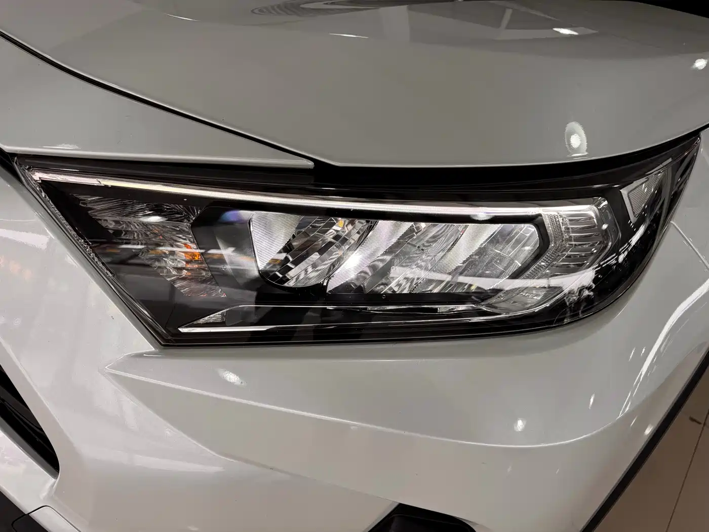 Toyota RAV4 Rongfang 2023 2.0L CVT 2WD Fashion Edition фото 21