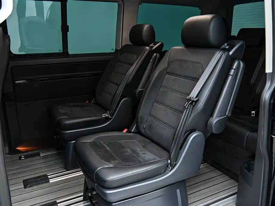 Volkswagen Multivan 2019 2.0TSI 4WD Premium 7-seater фото 9
