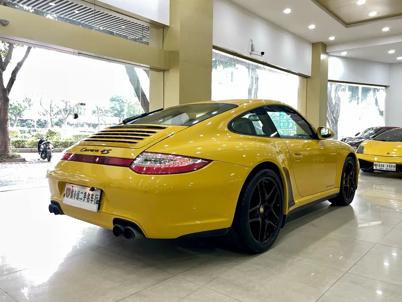 Porsche 911 2010 Carrera 4S 3.8L фото 3