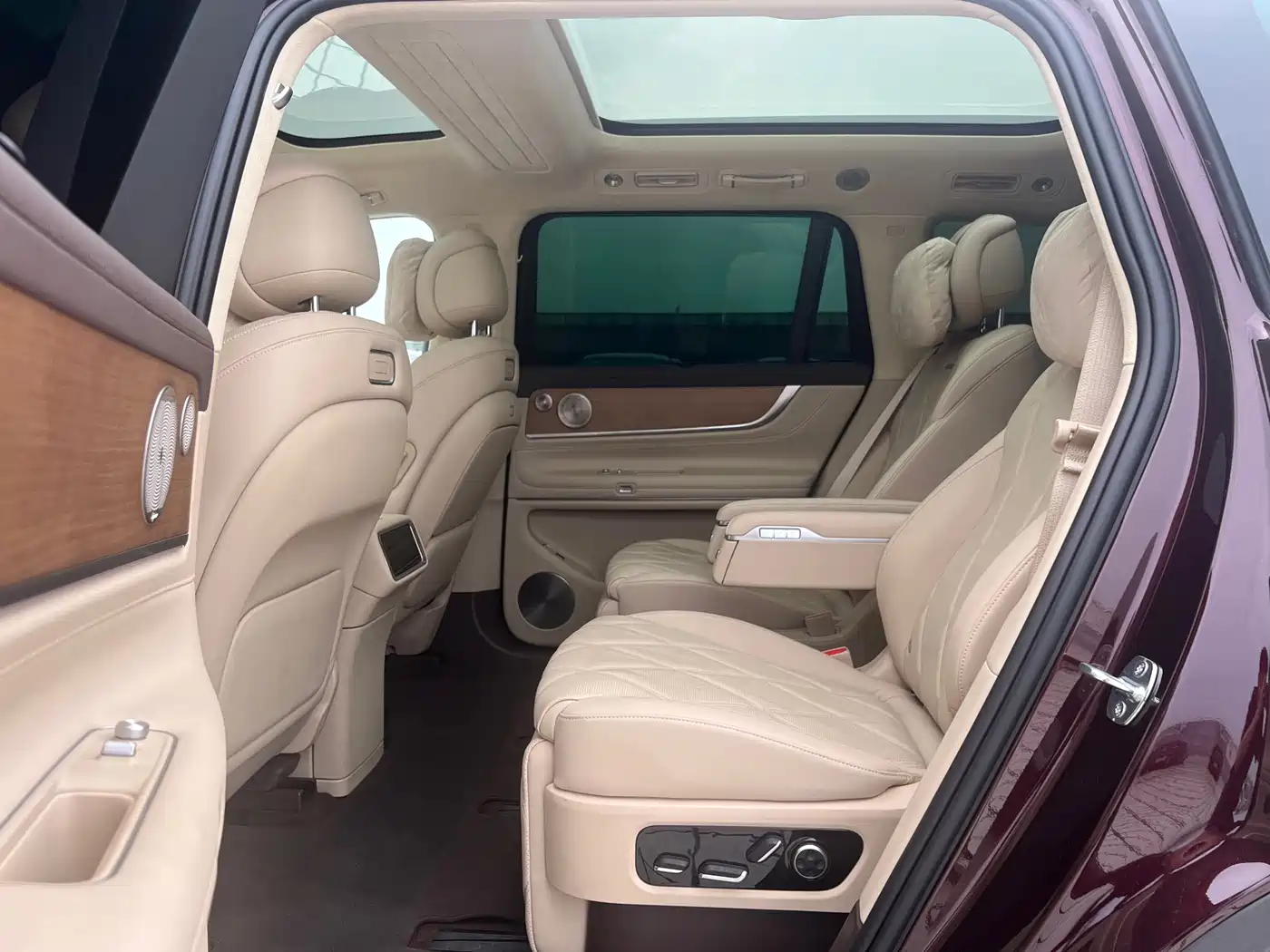 AITO Wenjie AITO M9 2025 Extended Range Ultra 52kWh 6-Seater фото 9