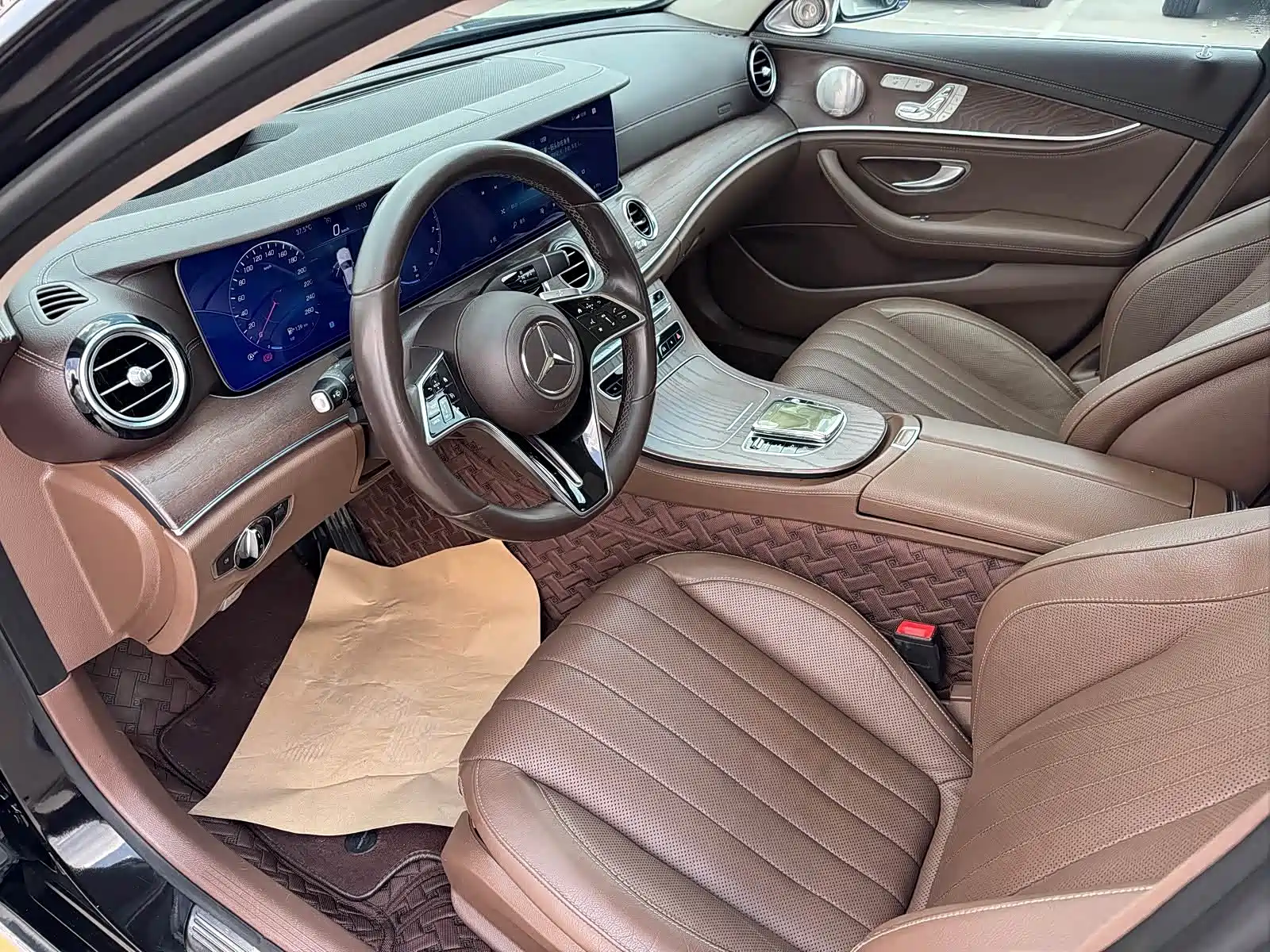 Фото 9 - Mercedes-Benz E-Class