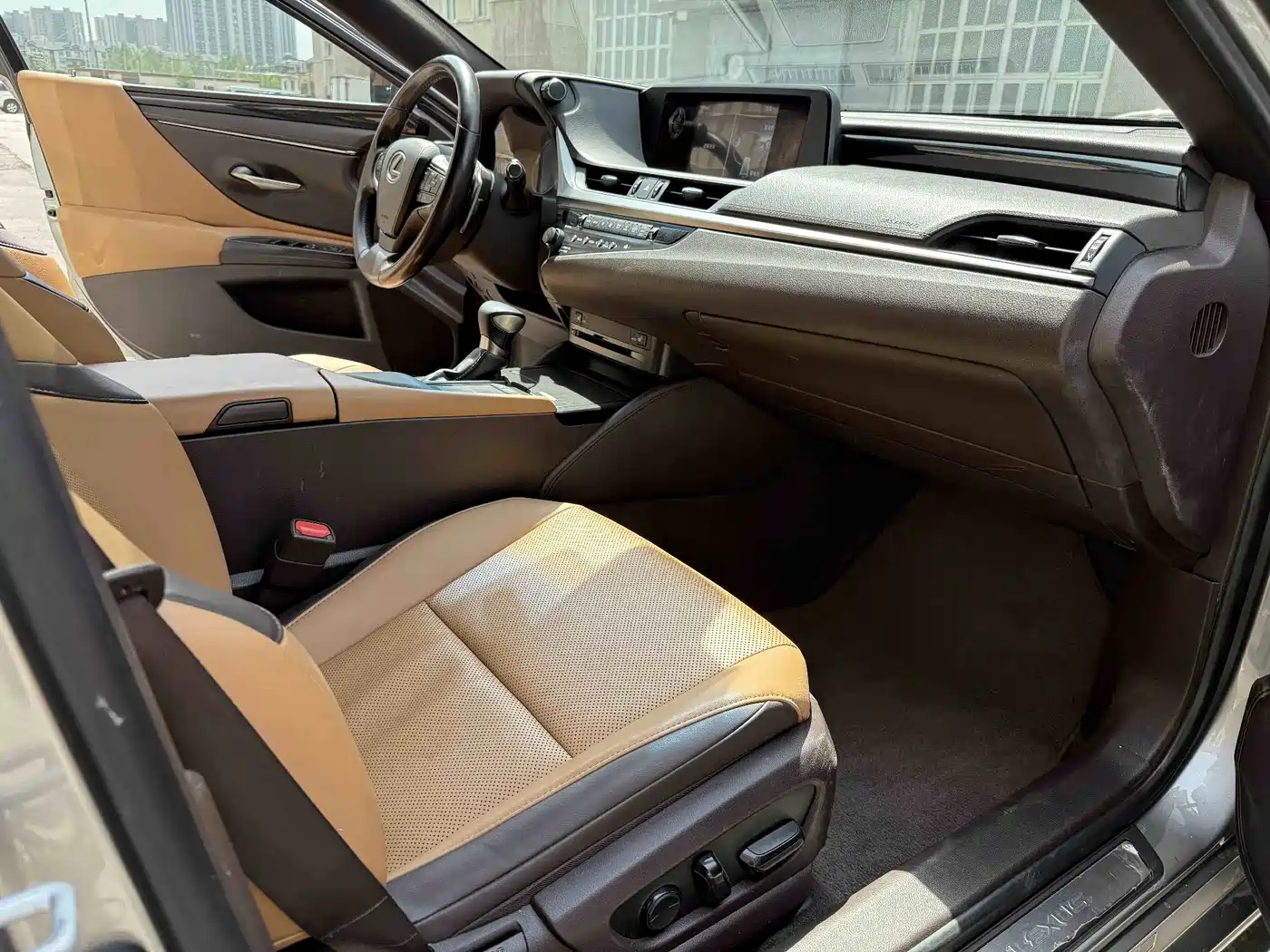Lexus ES 2018 300h Excellence Edition China V фото 15