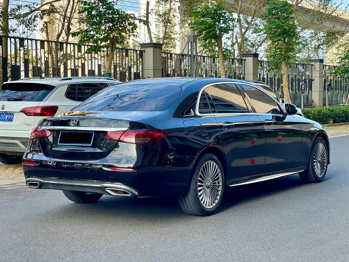 Mercedes-Benz E-Class 2019 E 300 L Sport Fashion фото 9