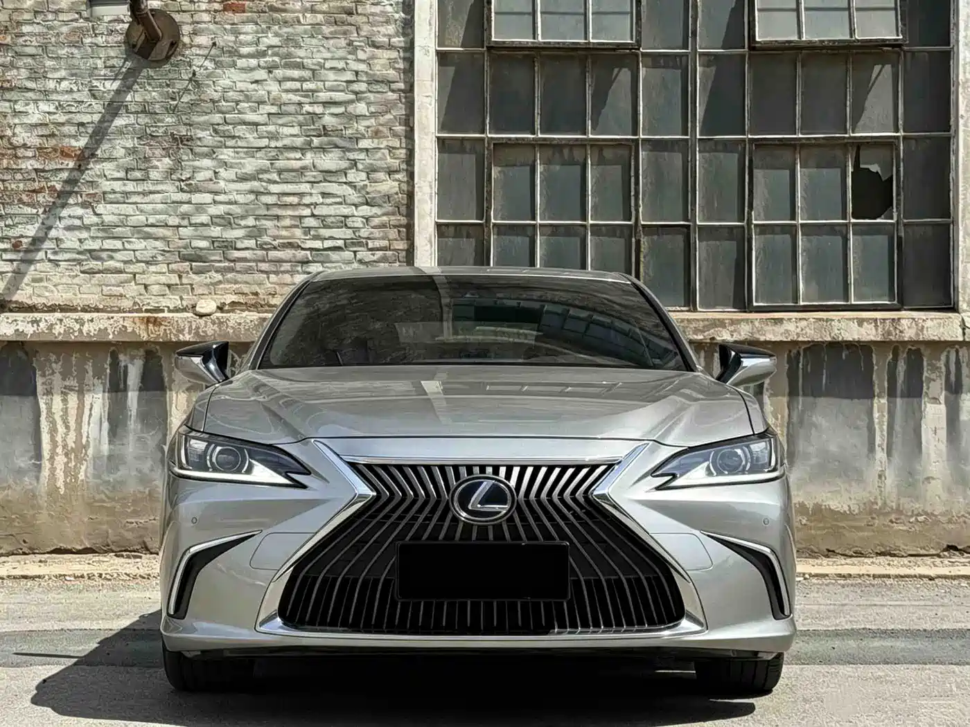 Lexus ES 2018 300h Excellence Edition China V фото 2