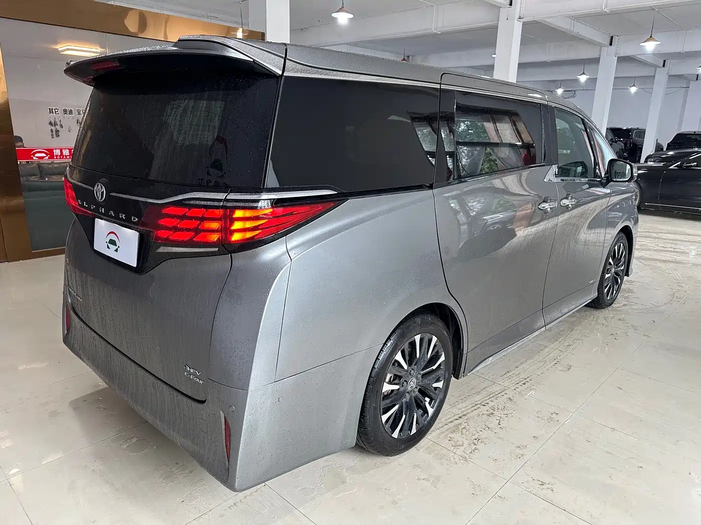 Toyota Alphard 2024 Hybrid 2.5L Prestige Edition фото 5