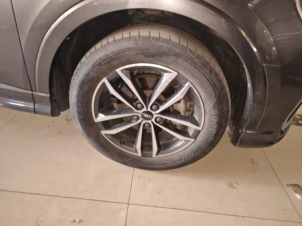 Photo 8 - Audi Q3