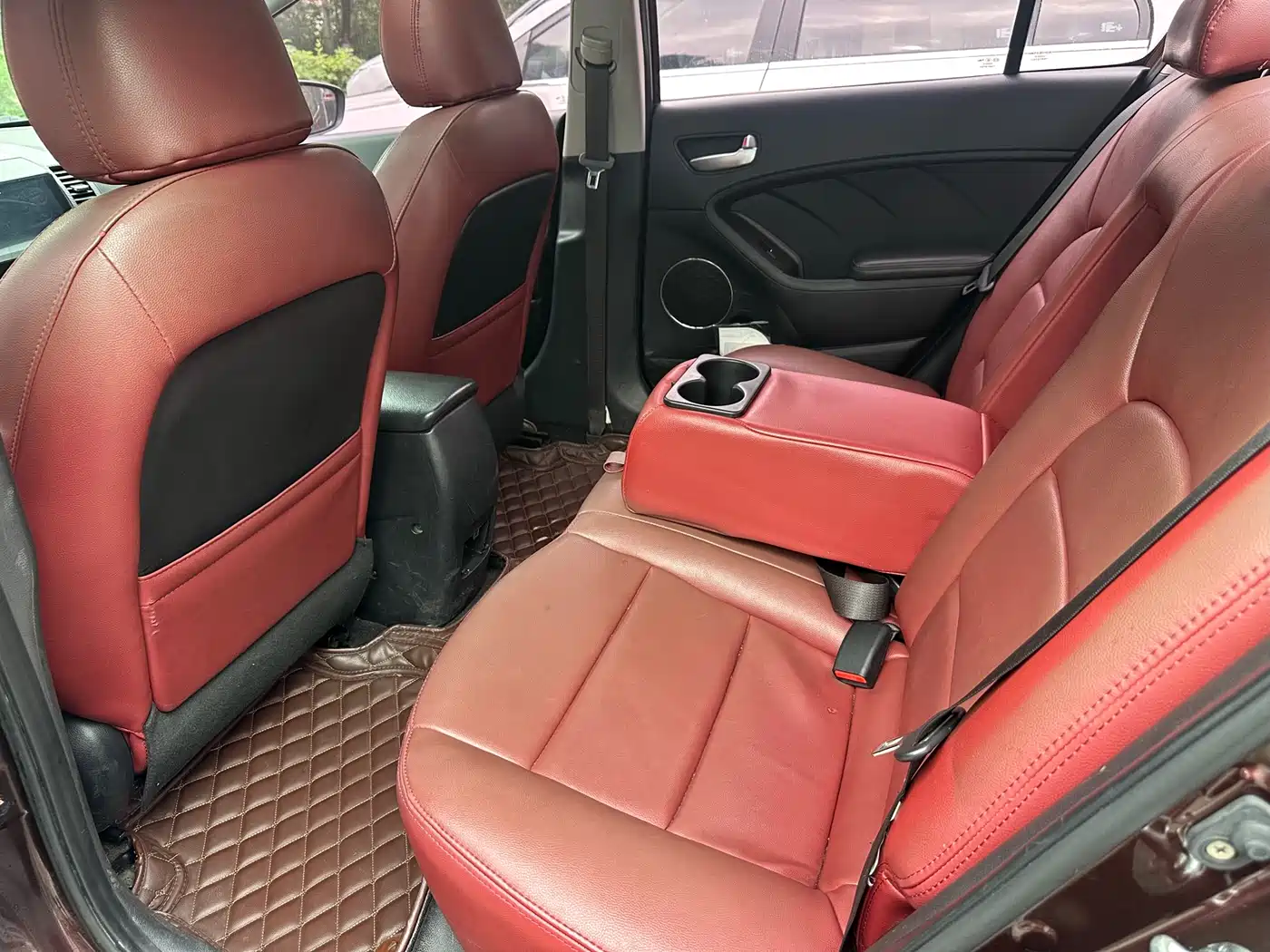 Kia K3 2015 1.6L Automatic GLS фото 8