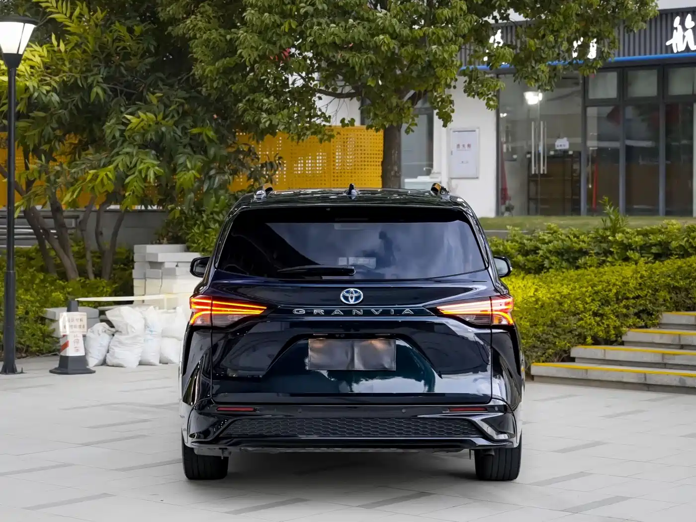 Toyota Granvia 2023 2023 2.5L Hybrid Flagship VIP Edition