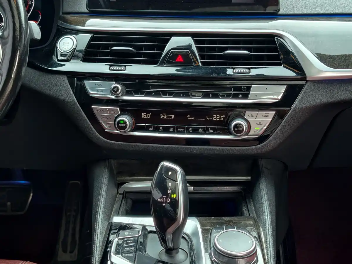 BMW 5 Series 2018 Facelift 530Li Leading M Sport Package фото 18