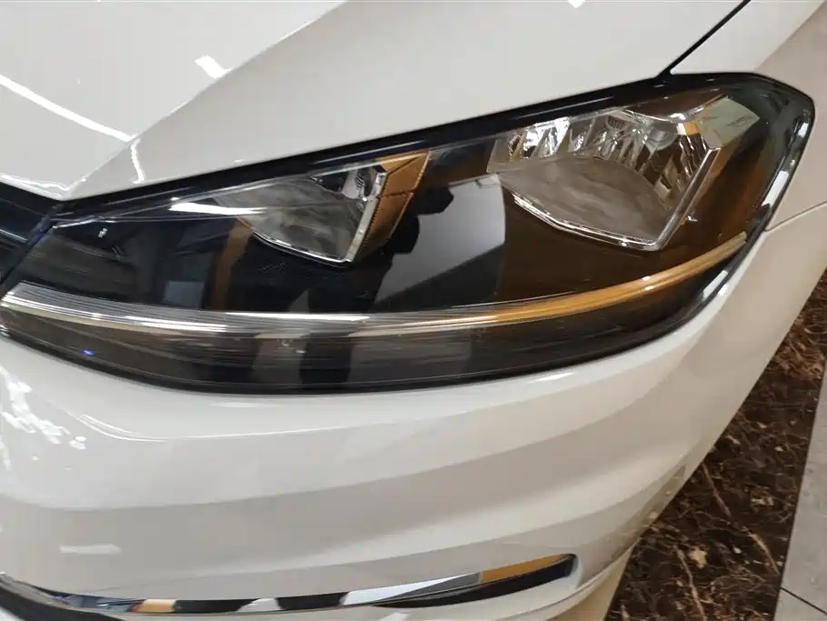 Volkswagen Golf 2018 230TSI Automatic Comfort фото 5